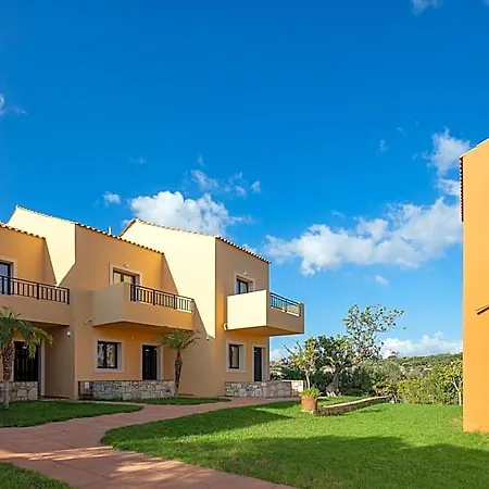 Dia Apts 3*